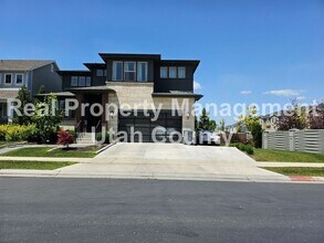 Building Photo - 591 N 100 E