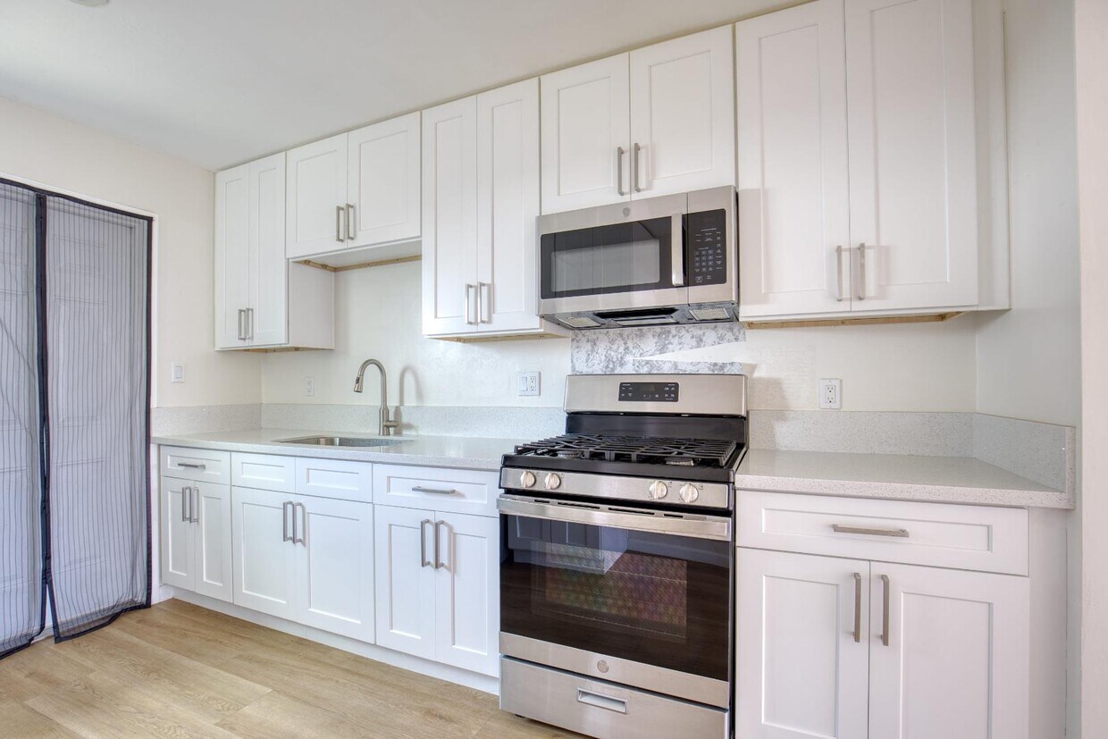 Foto principal - 315 E 29th St