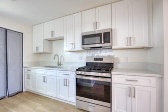 Building Photo - 315 E 29th St