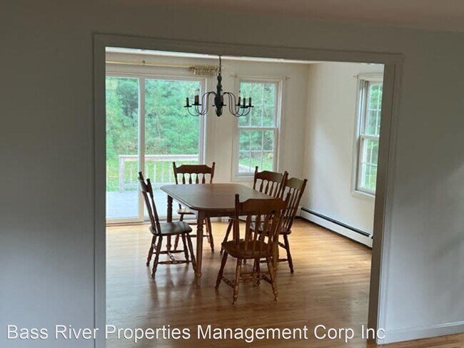 Foto del edificio - 4 br, 2 bath House - 9 Rainbow Avenue