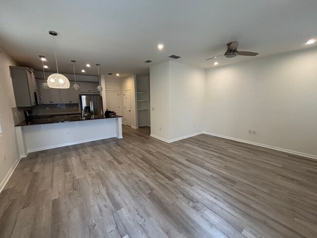 Foto del edificio - Modern 3/2.5 Townhouse located in the Tapestry Community of Kissimmee