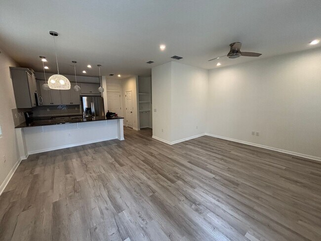 Foto del edificio - Modern Town House is located Tapestry Community in Kissimmee