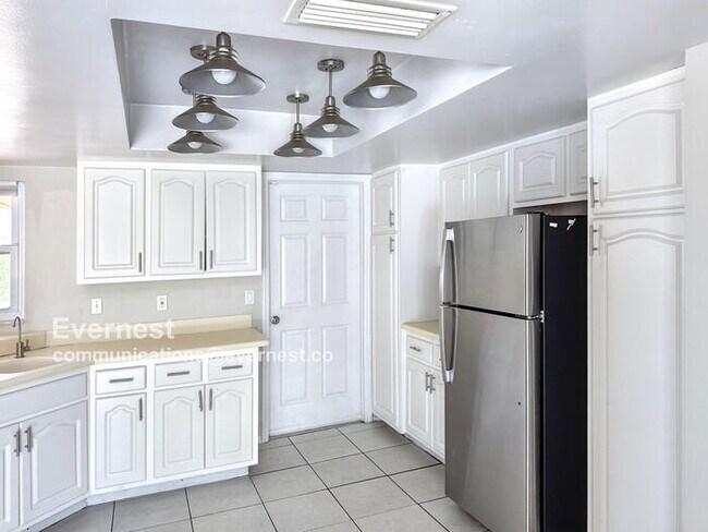 Foto del edificio - 2 Brentwood Ln