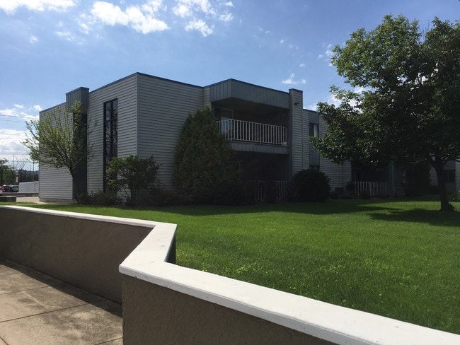 View of Front courtyard - 400 Buchner Pl
