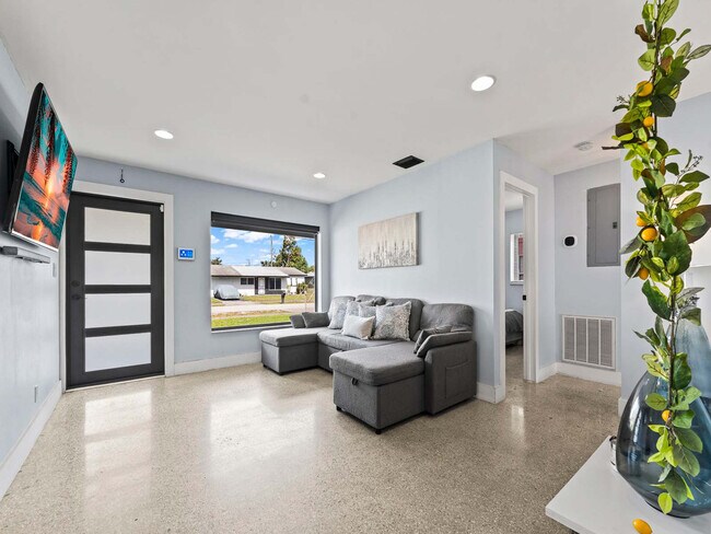 Foto del edificio - 2740 NW 21st St