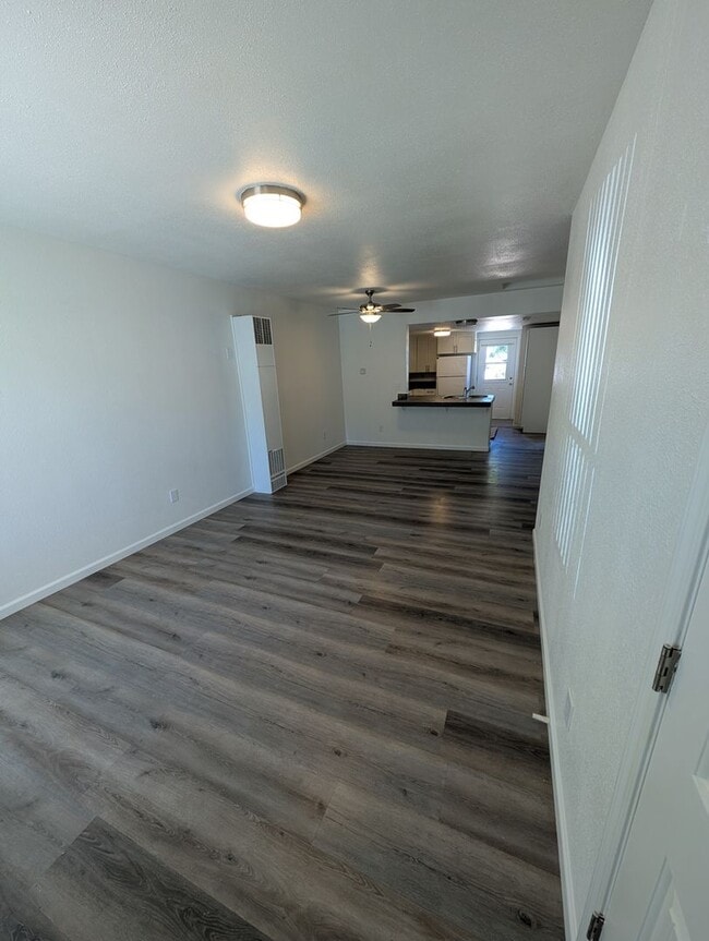 Building Photo - 2 Bedroom 1 Bath House