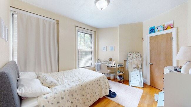 Foto del edificio - Amazing South-End 3-Bed, 1-Bath Apartment