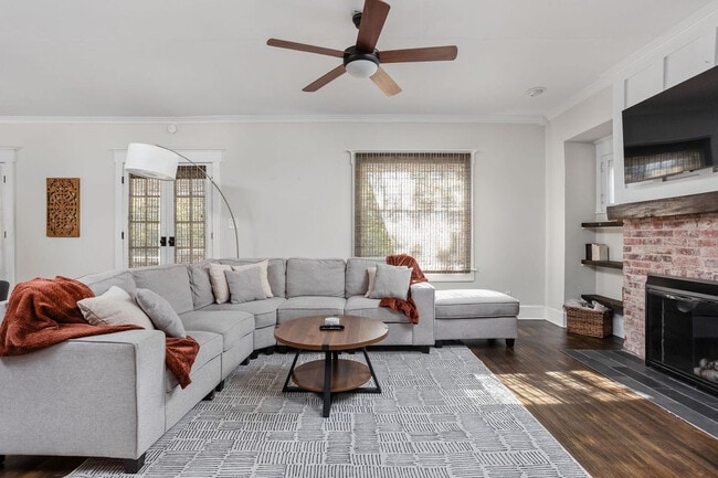 Building Photo - 1202 N New Jersey St