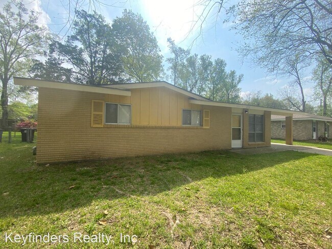 Building Photo - 3 br, 1.5 bath House - 222 Emerald Rd.