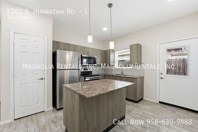 Foto del edificio - 5201 N Hiawatha Dr