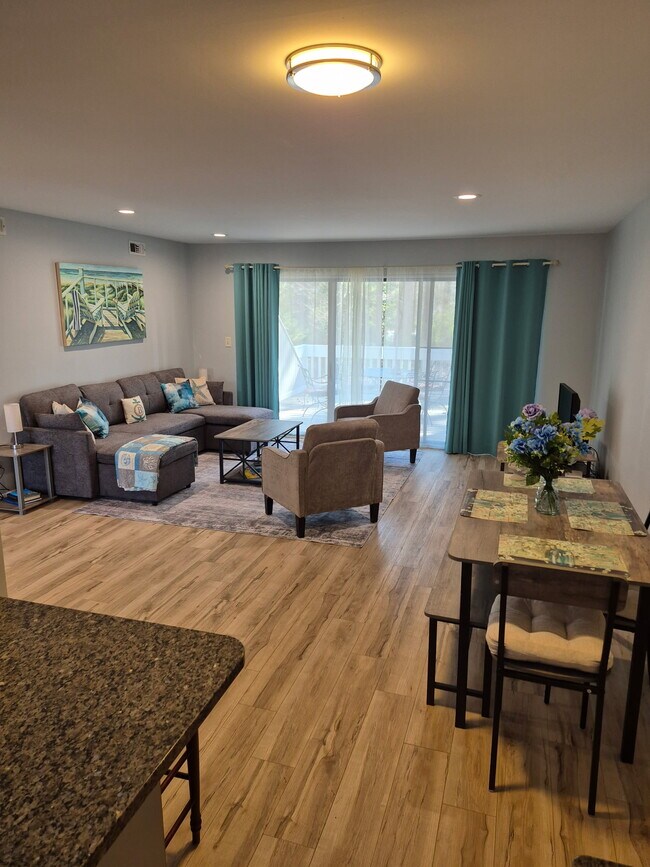 Building Photo - 39633 Round Robin Way
