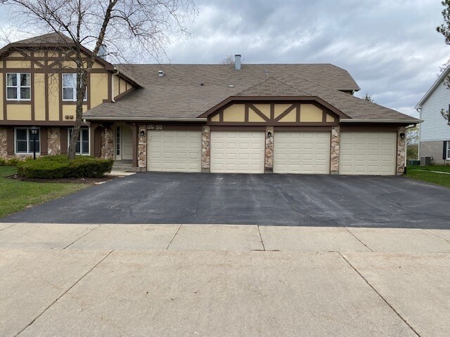 Foto principal - 1228 N Streamwood Ln