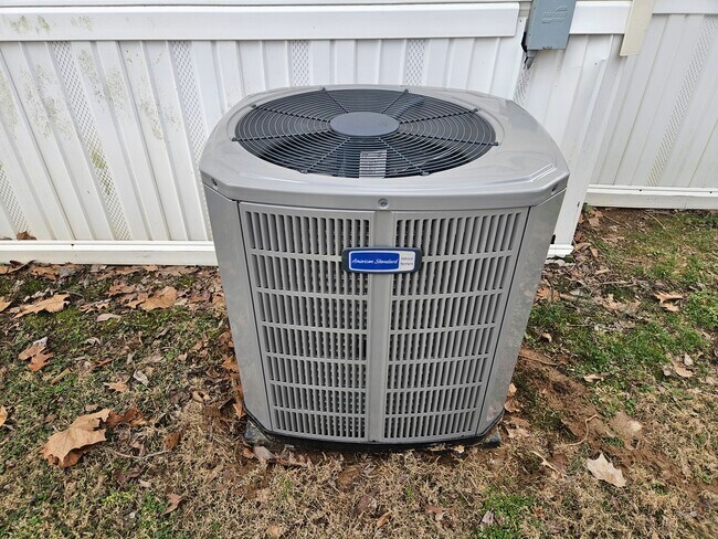 Foto del edificio - 64 Lynnwood Cir