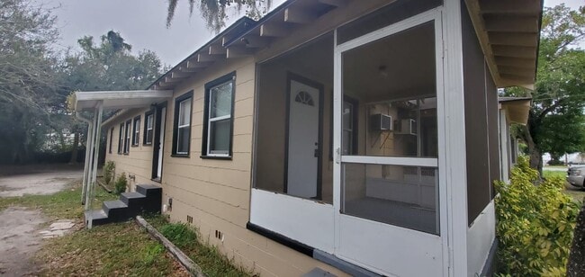 Foto del edificio - Mulberry- 2/1 Duplex, Immediate Move-In