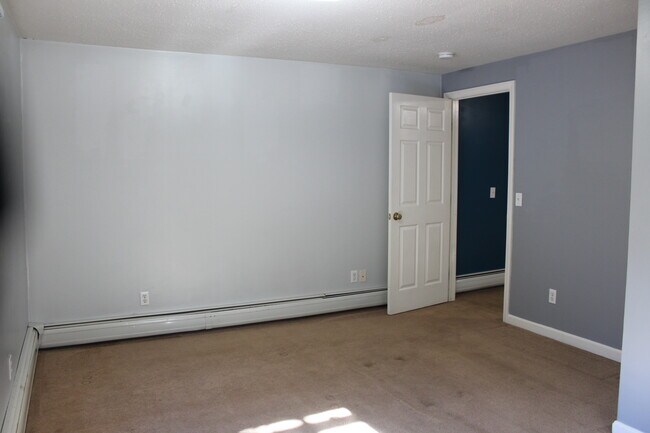 Building Photo - 166 Whittier Rd
