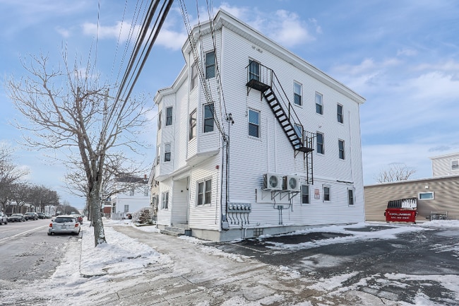 Building Photo - 503 Wood St
