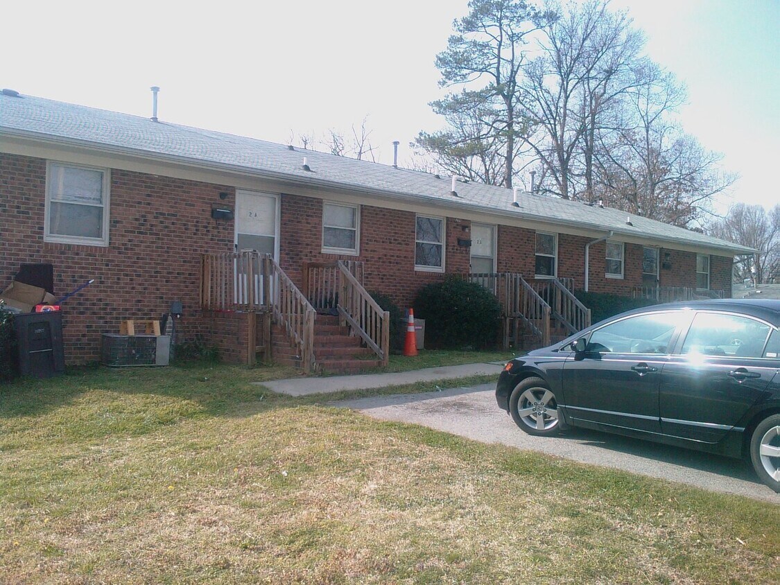 Primary Photo - 500 Henley St