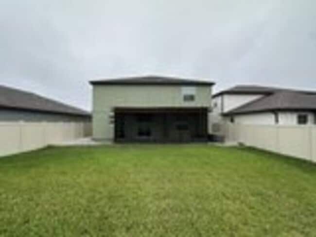 Building Photo - 1742 Red Loop