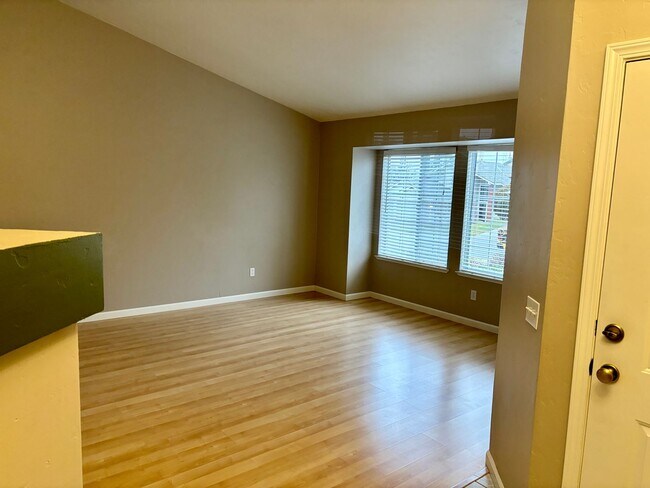 Foto del edificio - Rocklin Adorable 3/2!  MUST SEE!  (Please ...