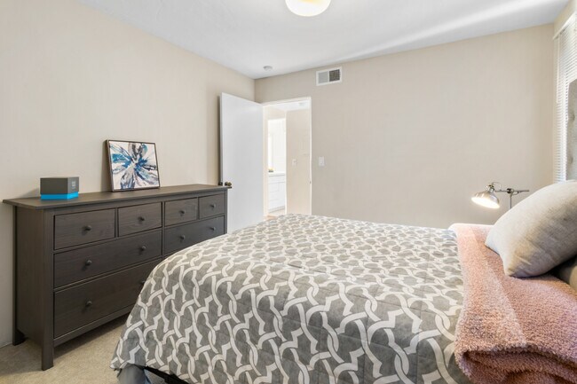 Bedroom #1 - 40 20th Ct