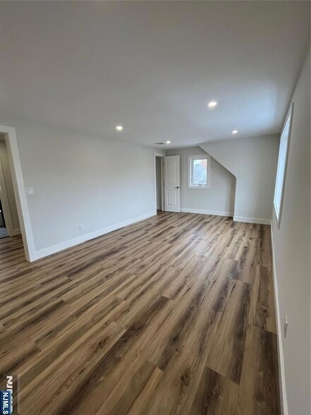 Photo - 17 Market St Apartment