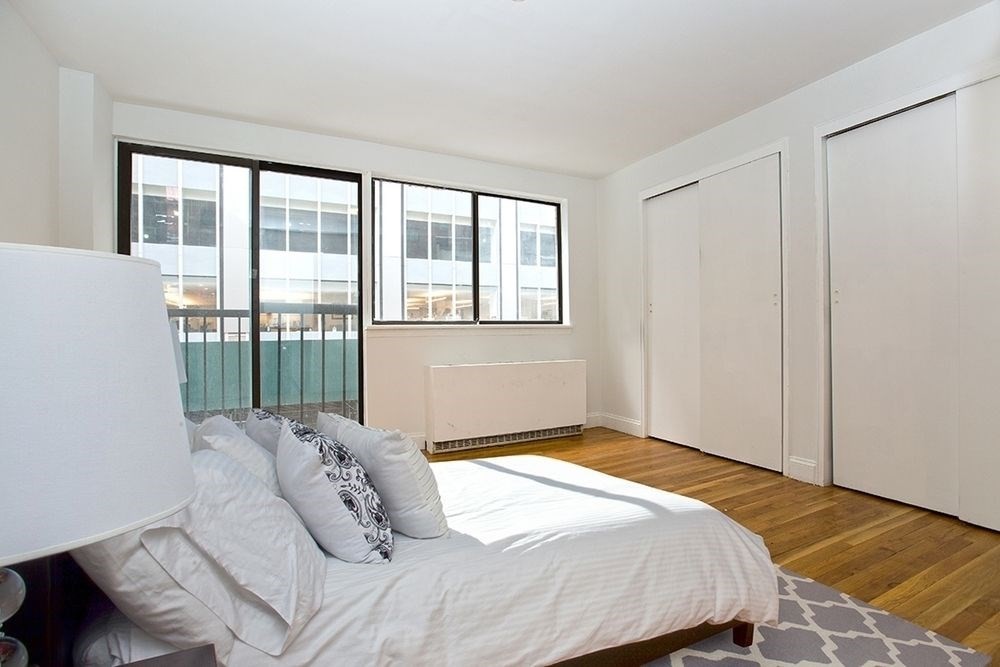 Primary Photo - 123 E 54th St