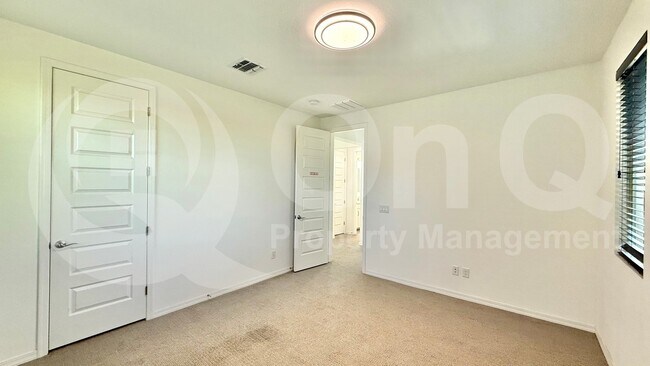 Building Photo - 14419 W Charter Oak Rd