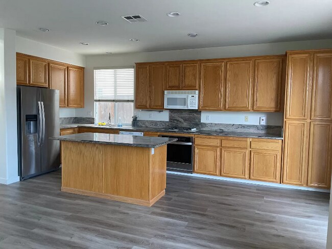 Foto del edificio - 12527 Carmel Canyon Rd