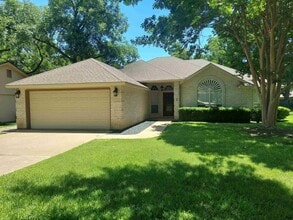 Building Photo - 347 Stewart St