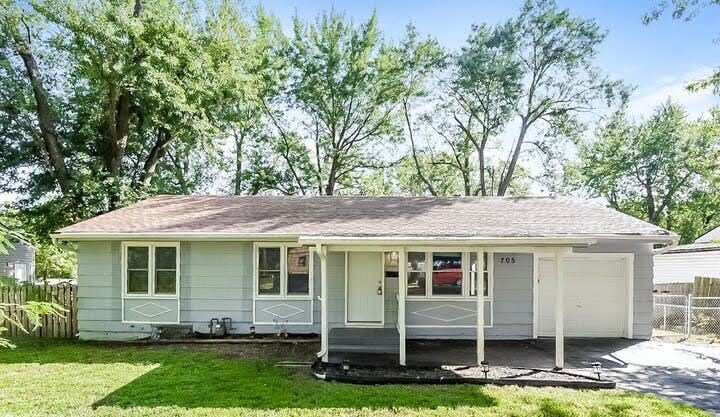 Gorgeous Home for Rent - 705 W Marcia Ave