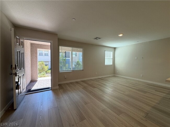 Building Photo - 6276 Foxes Dl St