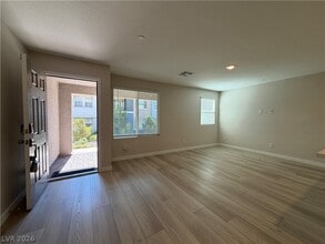 Building Photo - 6276 Foxes Dl St