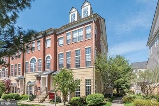 Building Photo - 12085 Trumbull Way