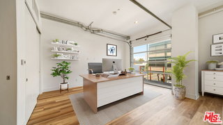 Foto del edificio - 212 Marine St
