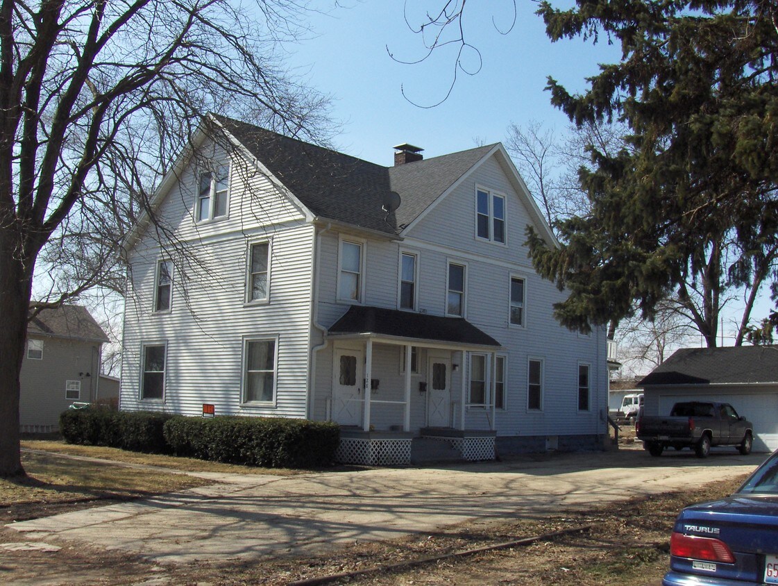 Primary Photo - 128 S Sixth St