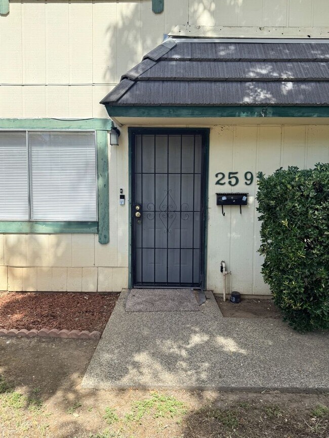 Foto del edificio - 2597-2597 Glen Ave