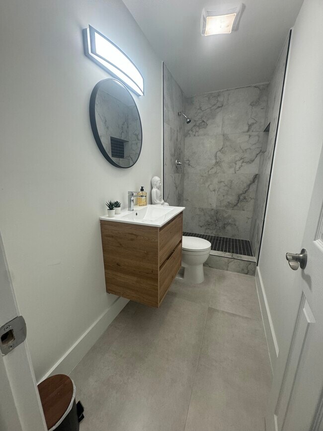 Foto del edificio - 9830 SW 12th Ter