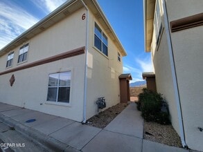 Building Photo - 10051 Railroad Dr
