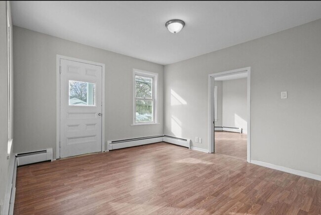 Building Photo - 22 Richmond St