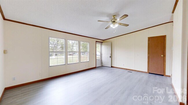 Foto del edificio - 7141 Lingerfelt Rd