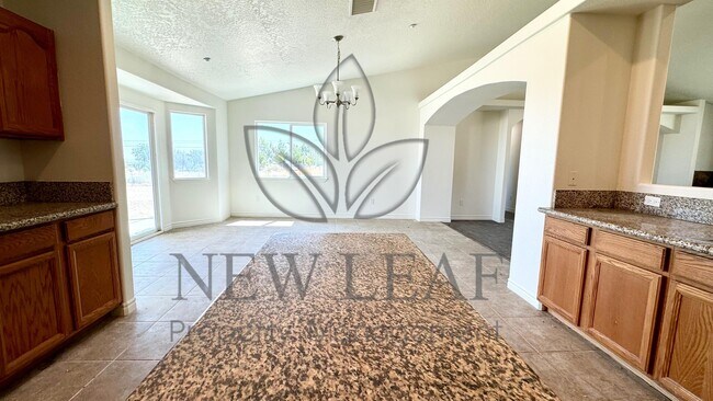 Foto del edificio - 4290 Smoke Tree Rd