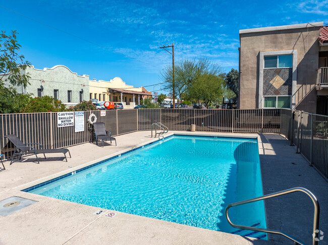 Piscina - The Willowbrook Apartments