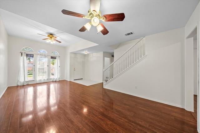 Foto del edificio - 566 Valley View Dr