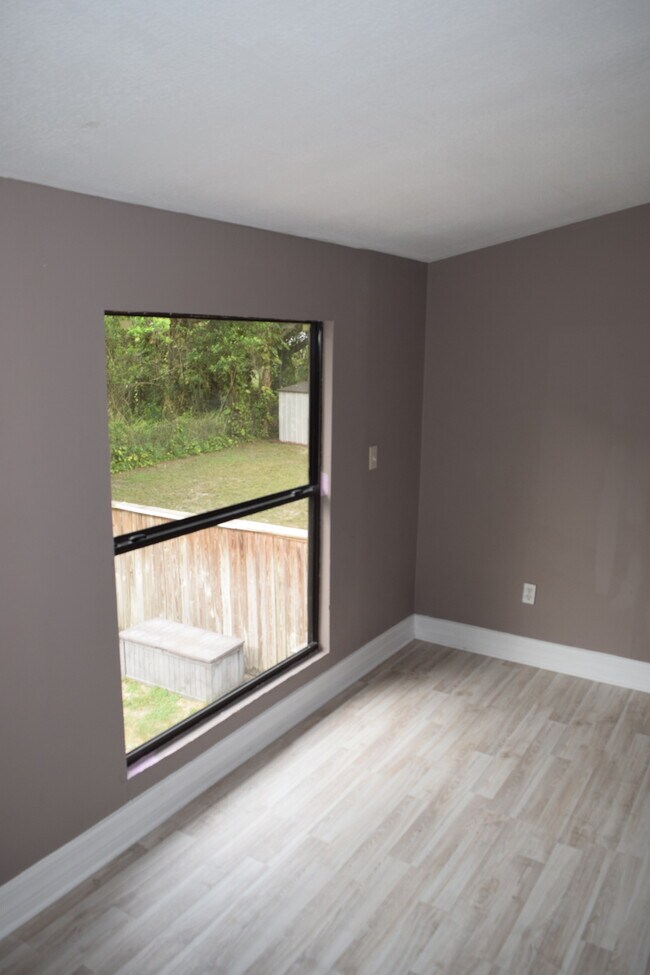 Building Photo - 5108 Whiteway Dr