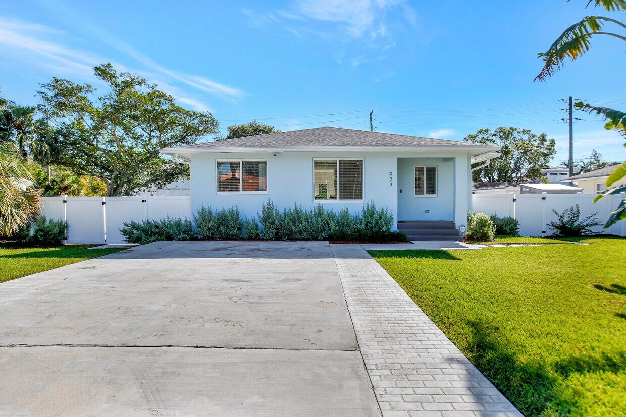Foto principal - 923 SE 4th Ave