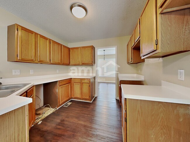 Building Photo - 4805 Adams Ridge Dr