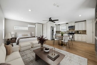 Building Photo - 2519 White Oak Dr