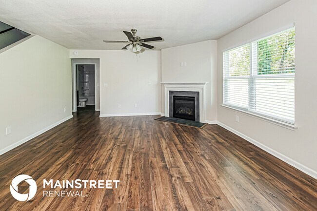 Foto del edificio - 9407 Cornflower Ln