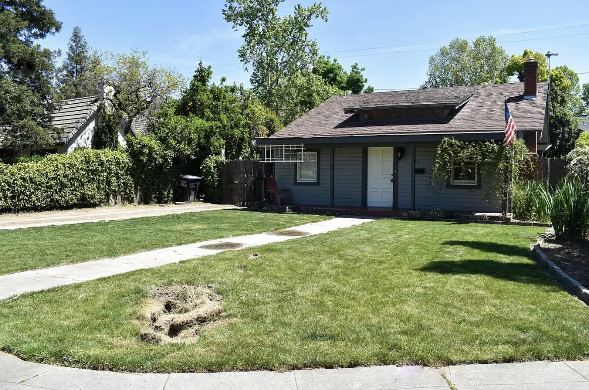 Front Yard - 726 N Highland St
