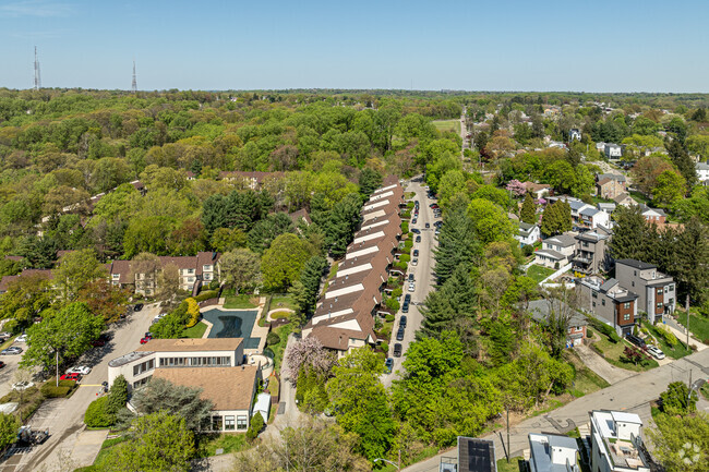 Aerial Photo - Greentree Summit Condominiums